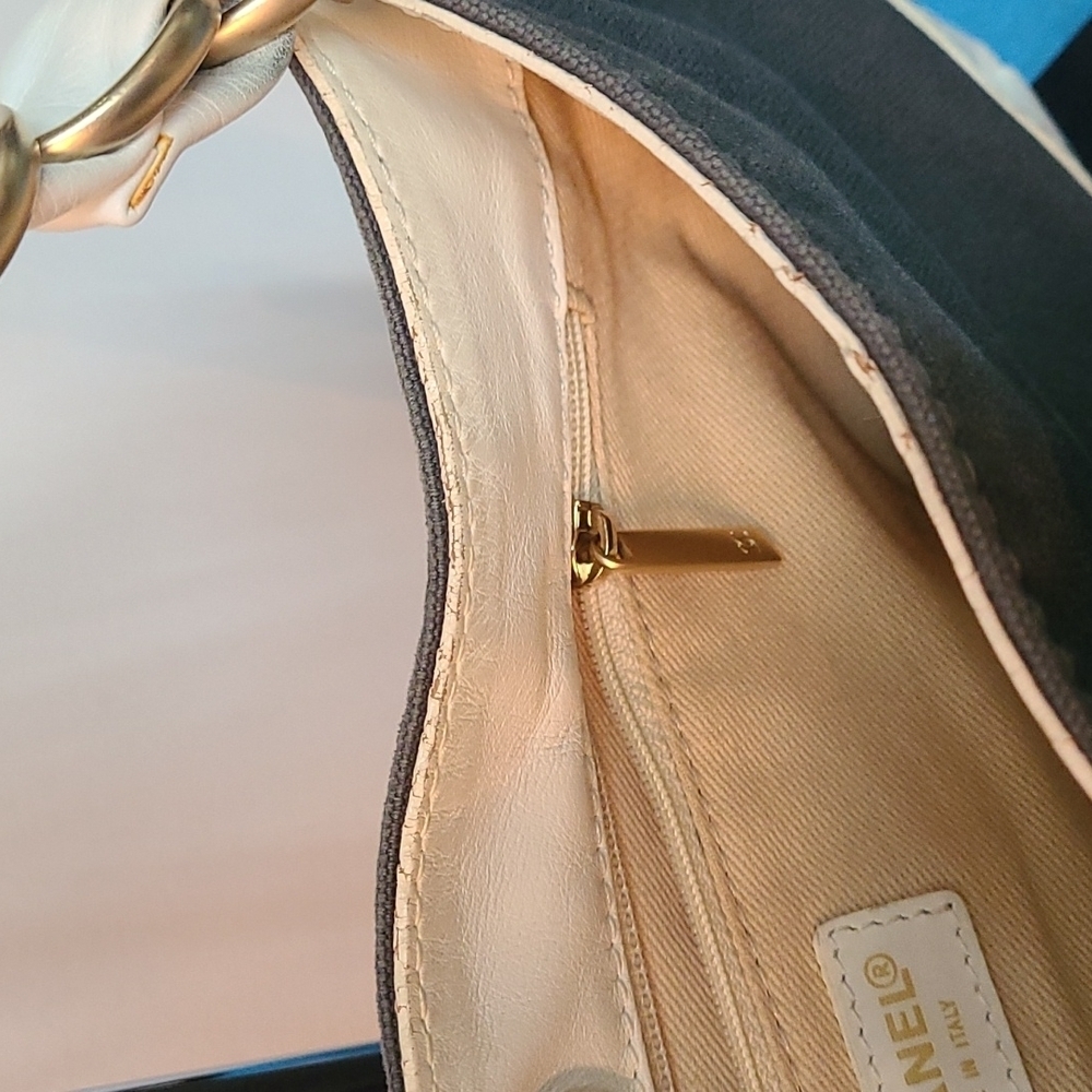 CHANEL CC Vintage Olsen Bag - Picture 16 of 17